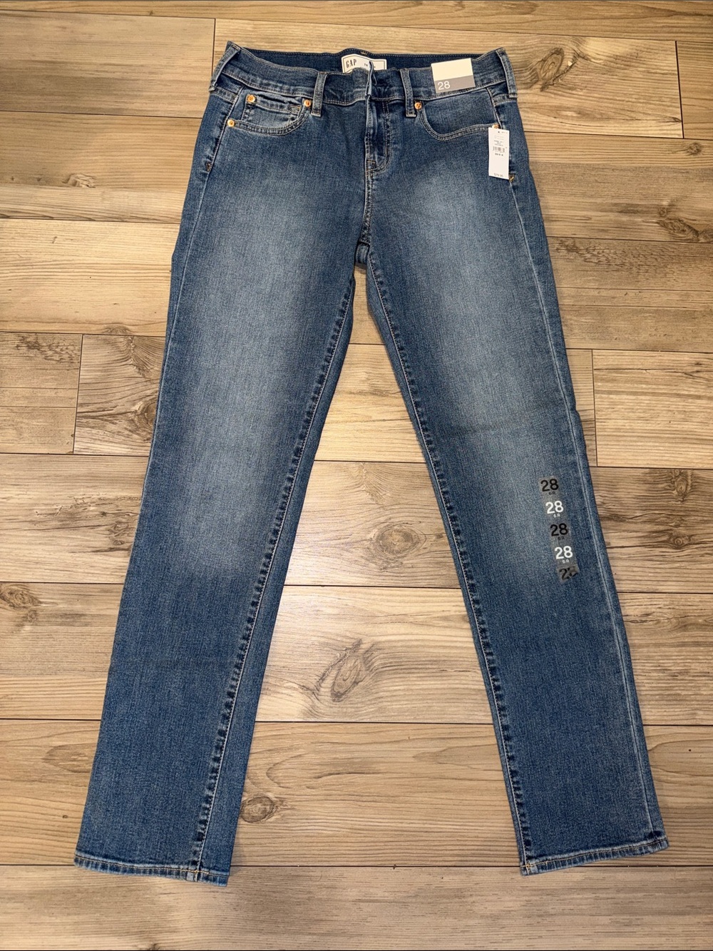 GAP Skinny Jeans in Medium Blue Wash